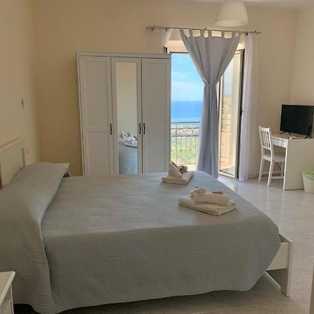 Il Nido Delle Rondini Apartment Formia Luaran gambar