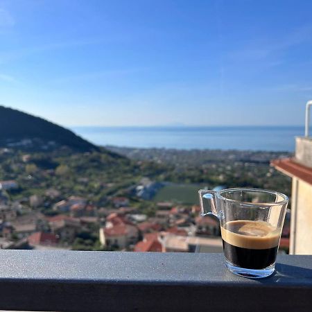 Il Nido Delle Rondini Apartment Formia Luaran gambar