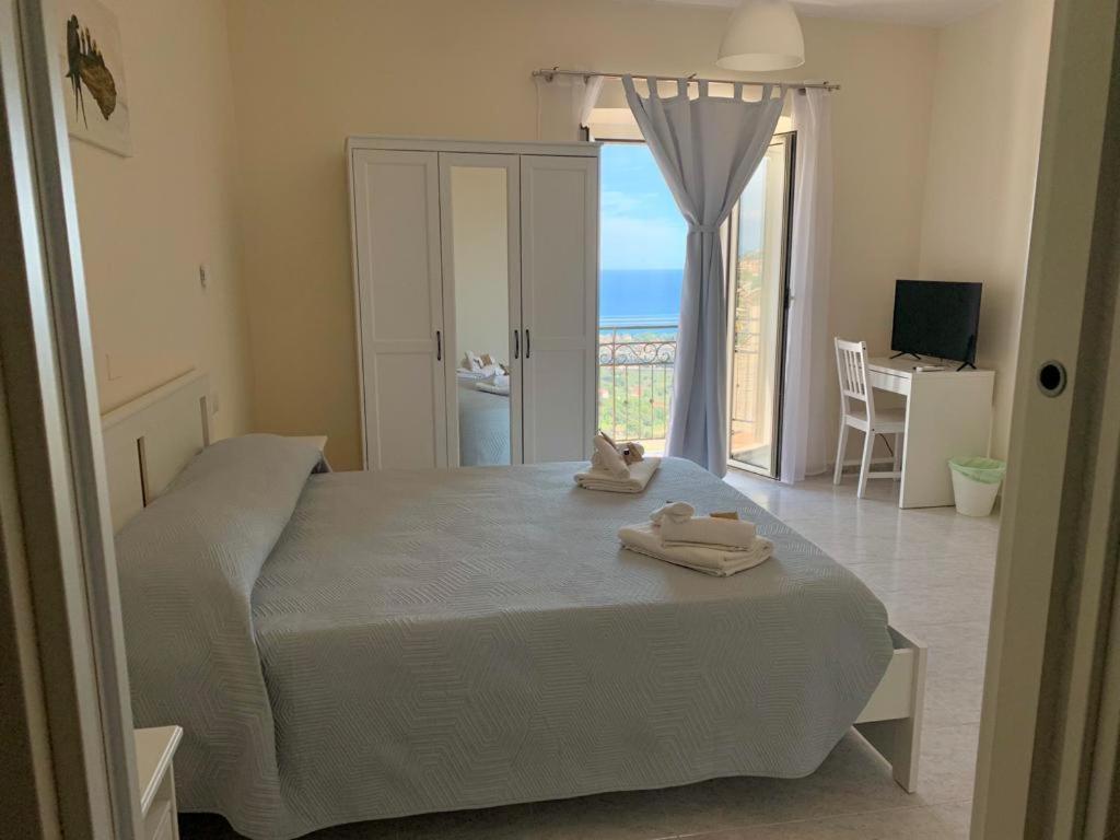 Il Nido Delle Rondini Apartment Formia Luaran gambar