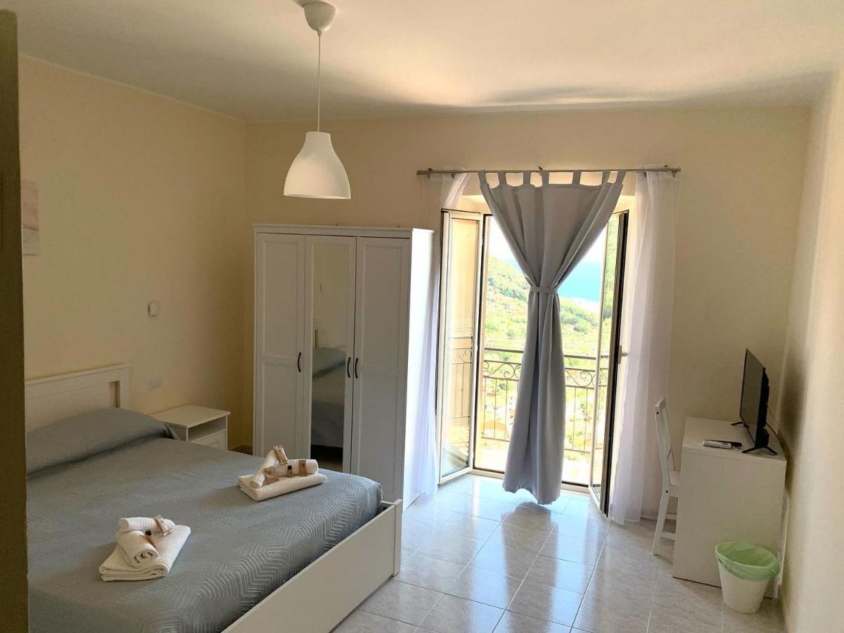 Il Nido Delle Rondini Apartment Formia Luaran gambar